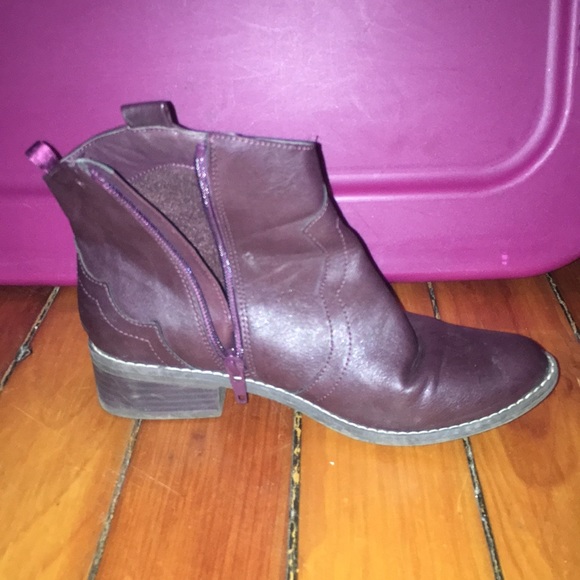 Maroon booties - Picture 3 of 3